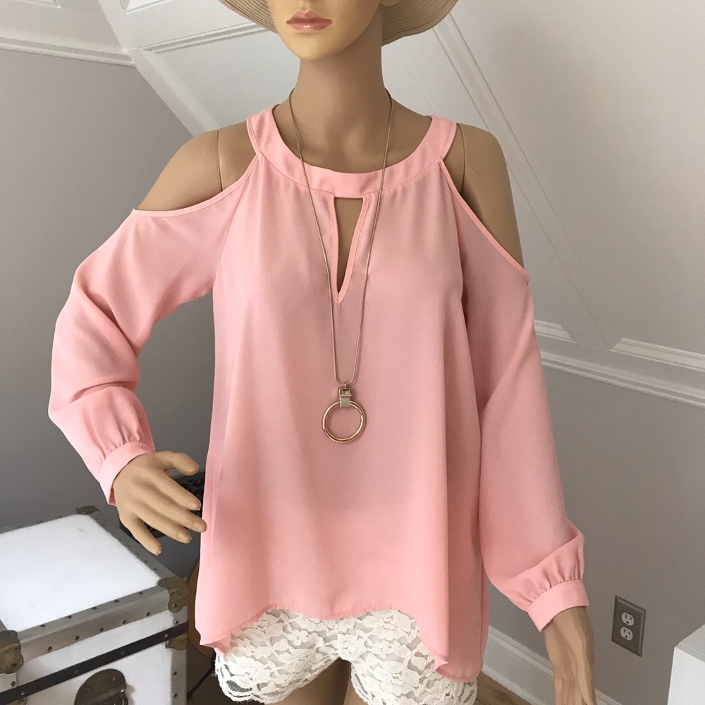 Peach Cold Shoulder Top. Size Xs. Euc